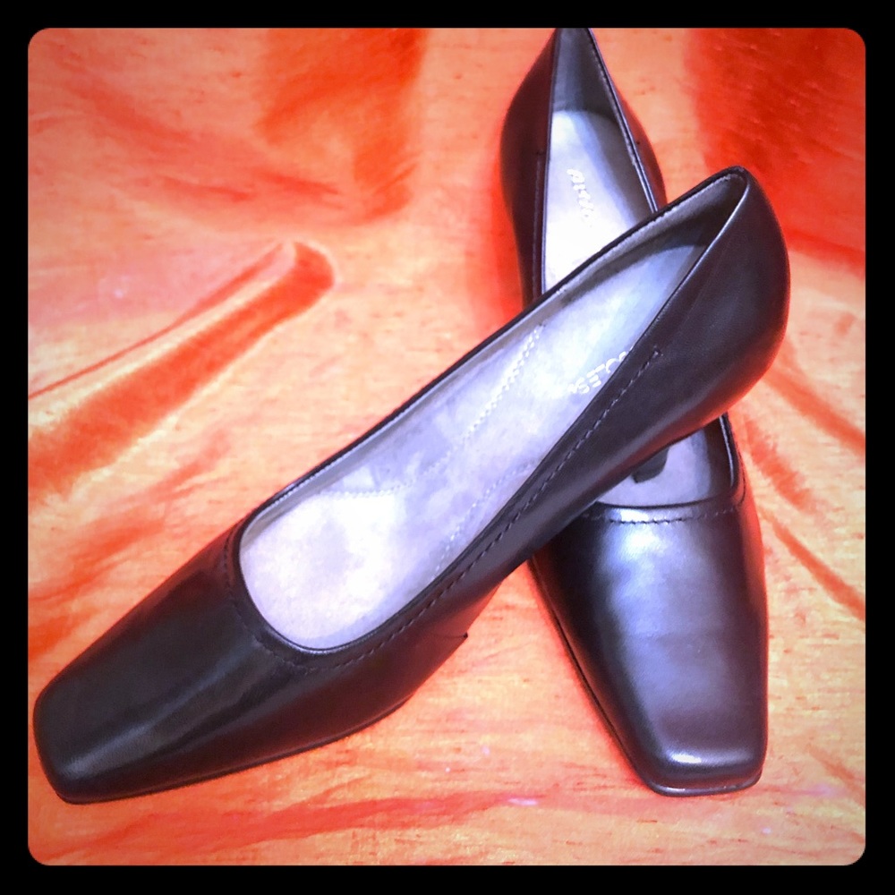 🔴SALE🔴Brand new Aerosoles Black Heels
